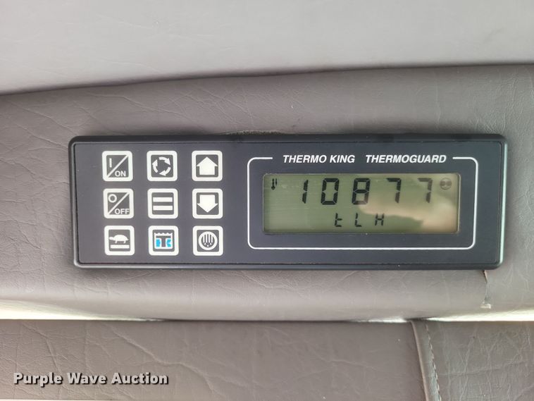 image for item DQ3762 2009 Peterbilt PB335 refrigerated truck