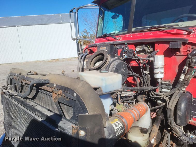 image for item DQ3762 2009 Peterbilt PB335 refrigerated truck