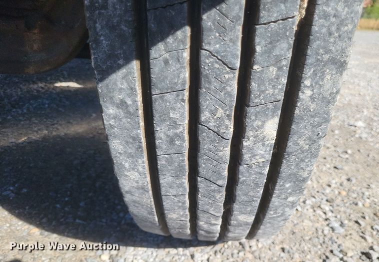 image for item DQ3762 2009 Peterbilt PB335 refrigerated truck