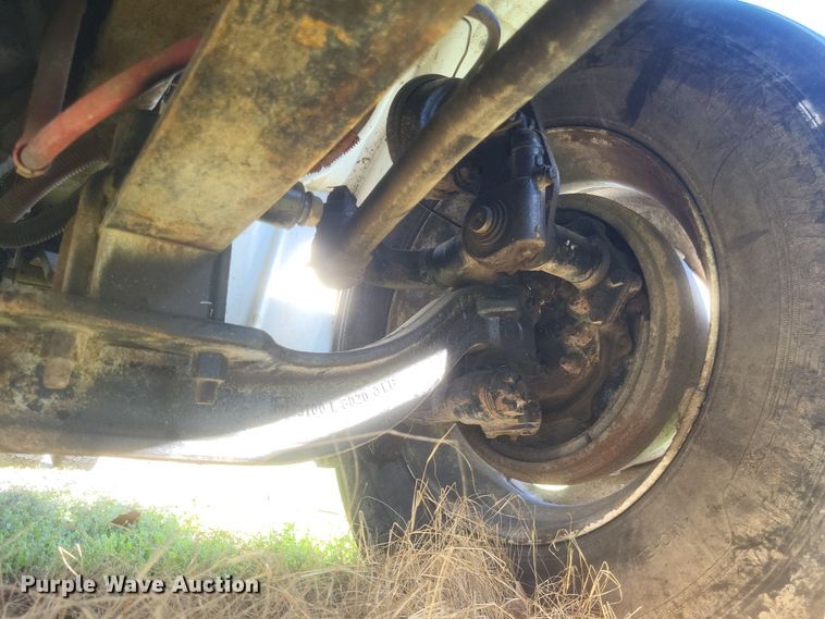 image for item DQ3763 2004 Freightliner Business Class M2 truck cab and chassis