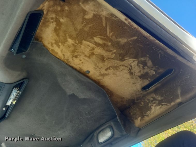 image for item DQ3763 2004 Freightliner Business Class M2 truck cab and chassis