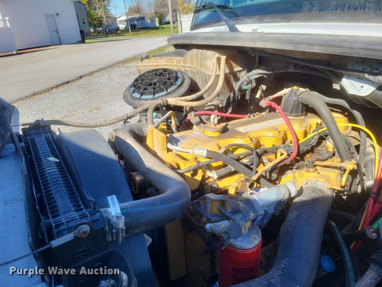 image for item DQ3763 2004 Freightliner Business Class M2 truck cab and chassis