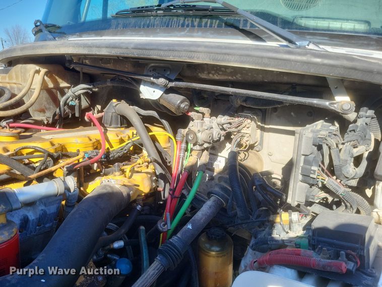 image for item DQ3763 2004 Freightliner Business Class M2 truck cab and chassis