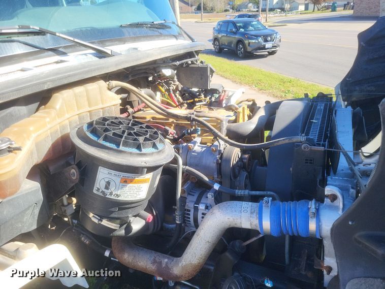 image for item DQ3763 2004 Freightliner Business Class M2 truck cab and chassis