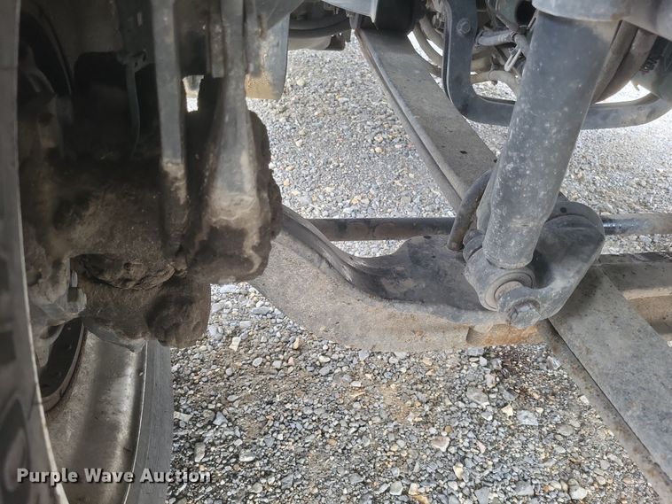 image for item DQ3811 2012 Volvo VNL semi truck