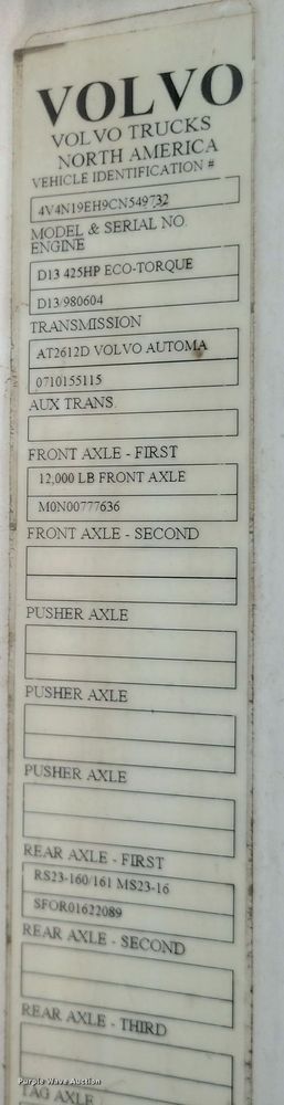 image for item DQ3811 2012 Volvo VNL semi truck