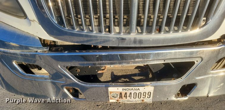 image for item DQ3828 2011 International  Prostar  semi truck