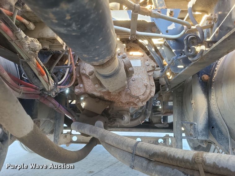 image for item DQ3828 2011 International  Prostar  semi truck