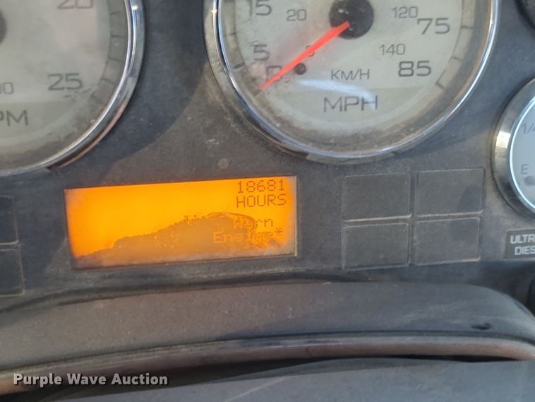 image for item DQ3828 2011 International  Prostar  semi truck