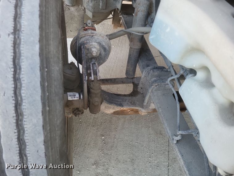 image for item DQ3828 2011 International  Prostar  semi truck