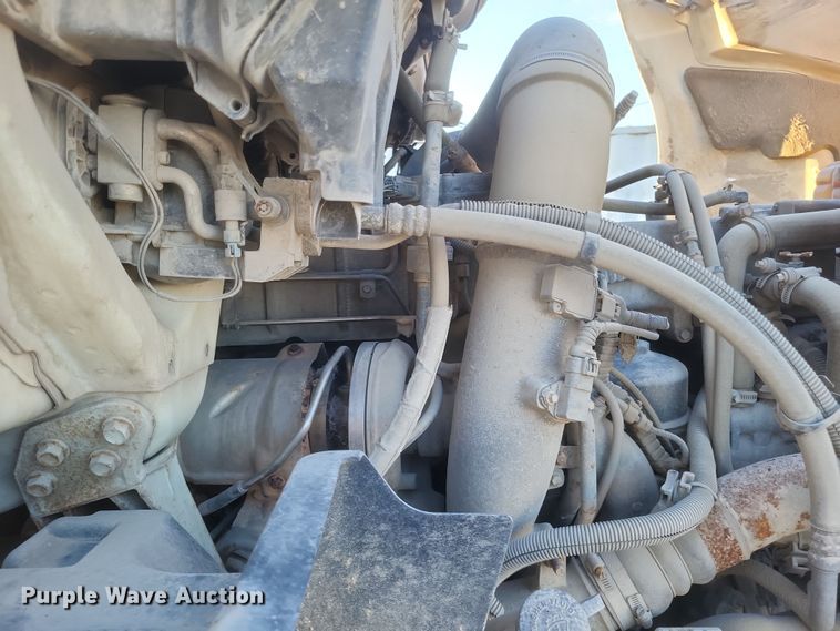 image for item DQ3828 2011 International  Prostar  semi truck