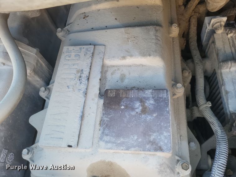 image for item DQ3828 2011 International  Prostar  semi truck