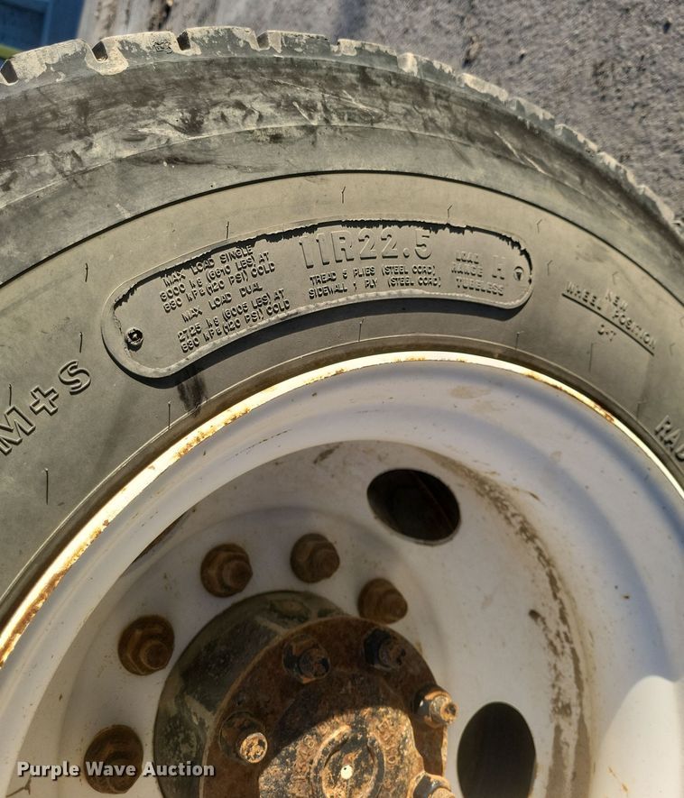 image for item DQ3828 2011 International  Prostar  semi truck