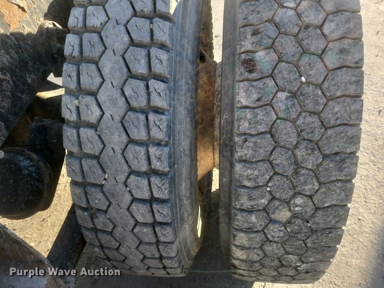 image for item DQ3828 2011 International  Prostar  semi truck