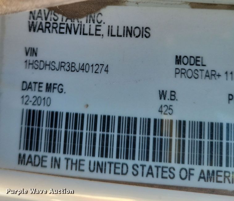 image for item DQ3828 2011 International  Prostar  semi truck