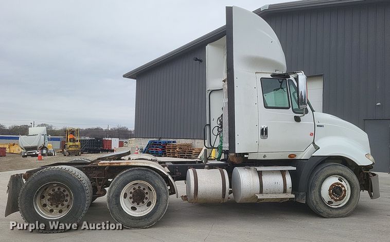image for item DQ3829 2011 International  ProStar+ semi truck