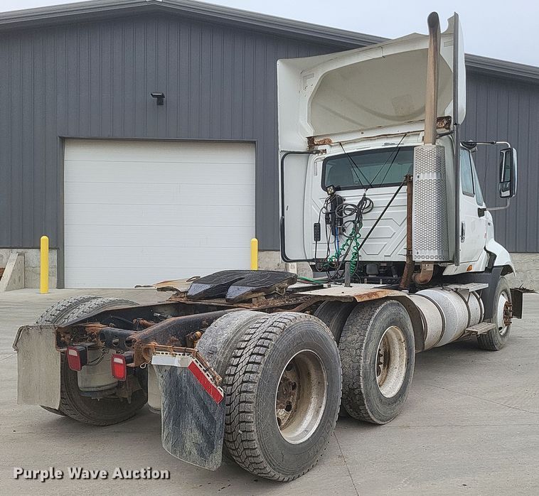 image for item DQ3829 2011 International  ProStar+ semi truck