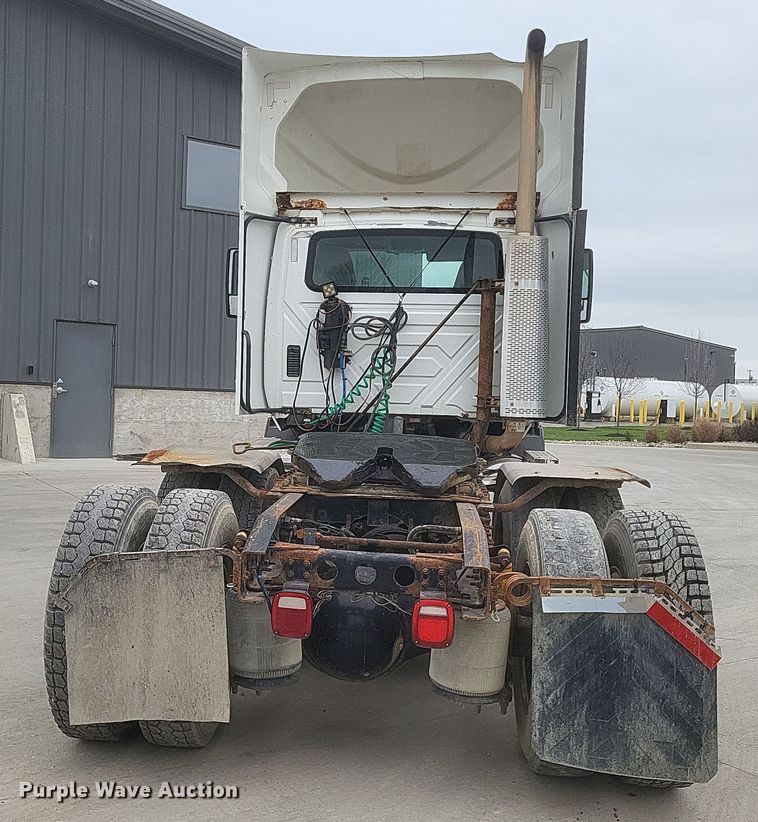 image for item DQ3829 2011 International  ProStar+ semi truck