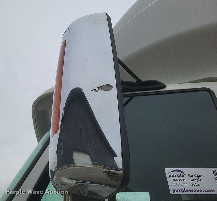 image for item DQ3829 2011 International  ProStar+ semi truck