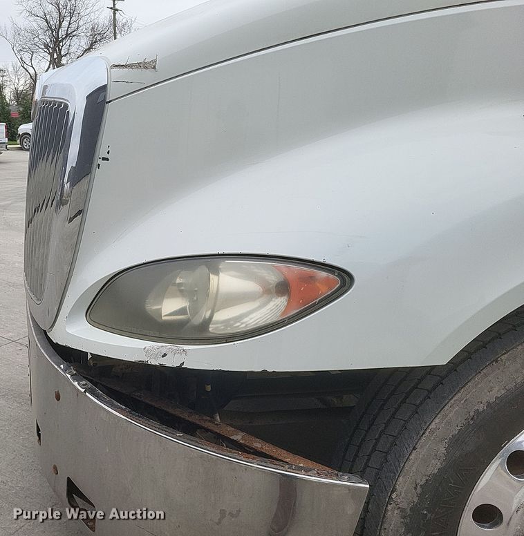 image for item DQ3829 2011 International  ProStar+ semi truck