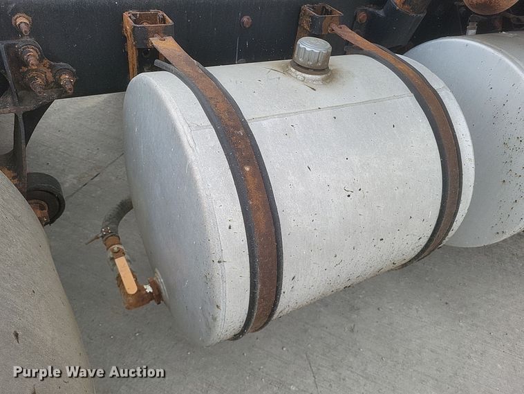 image for item DQ3829 2011 International  ProStar+ semi truck