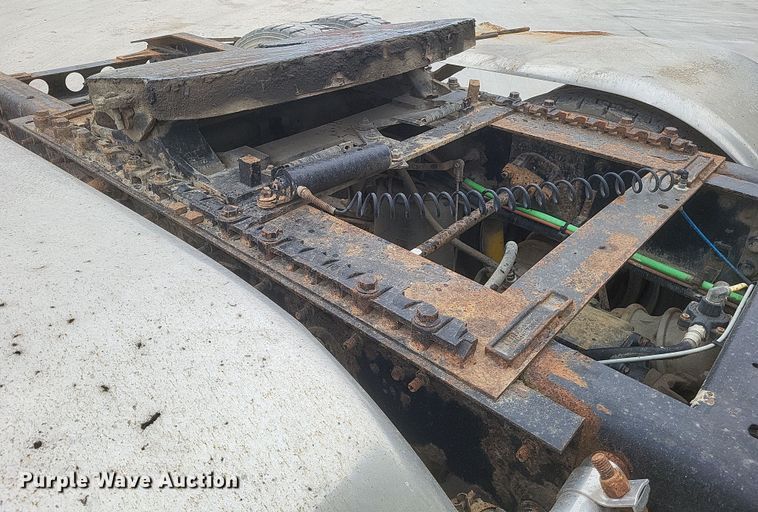 image for item DQ3829 2011 International  ProStar+ semi truck