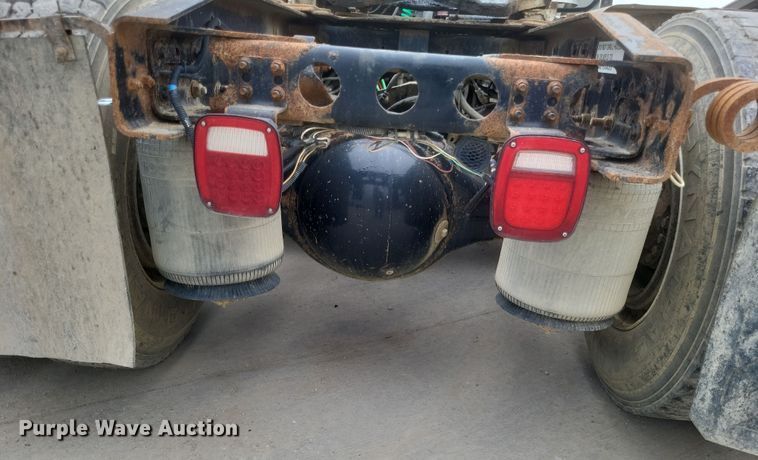 image for item DQ3829 2011 International  ProStar+ semi truck