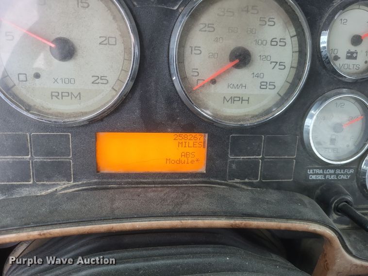 image for item DQ3829 2011 International  ProStar+ semi truck