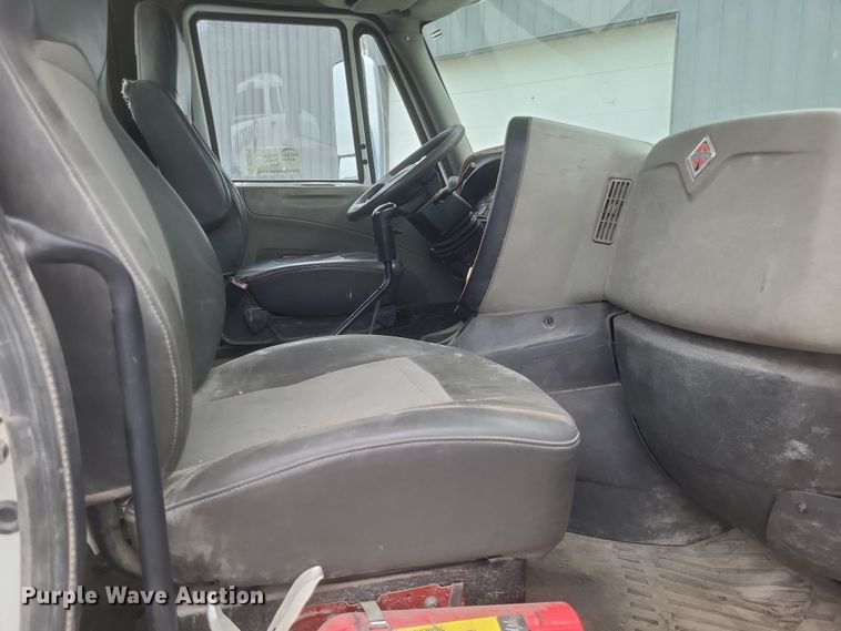 image for item DQ3829 2011 International  ProStar+ semi truck