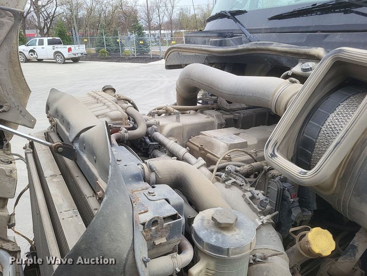 image for item DQ3829 2011 International  ProStar+ semi truck