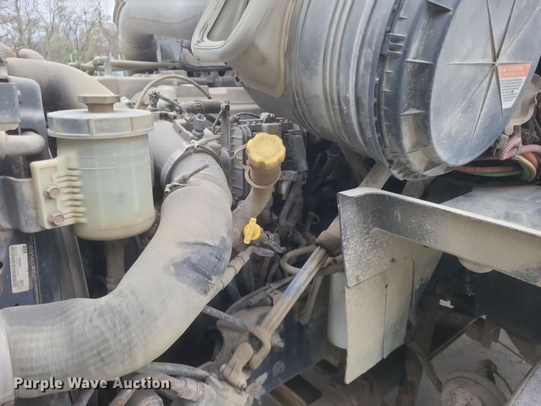 image for item DQ3829 2011 International  ProStar+ semi truck