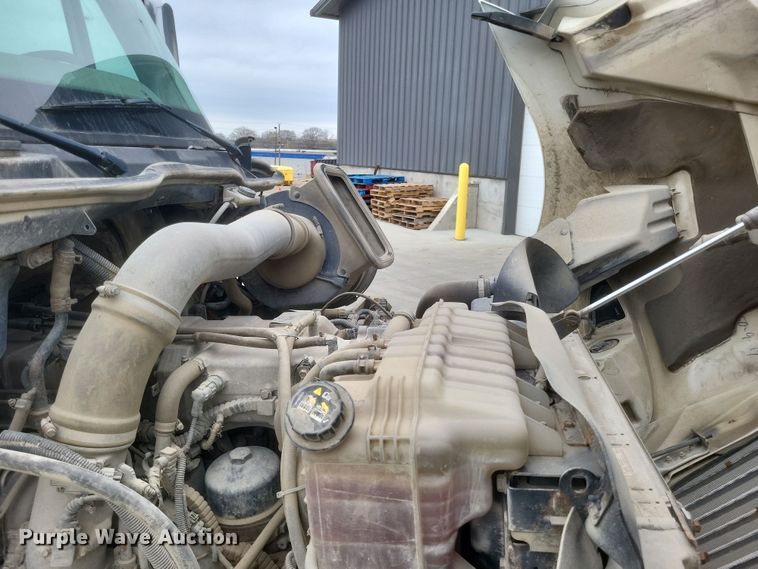 image for item DQ3829 2011 International  ProStar+ semi truck