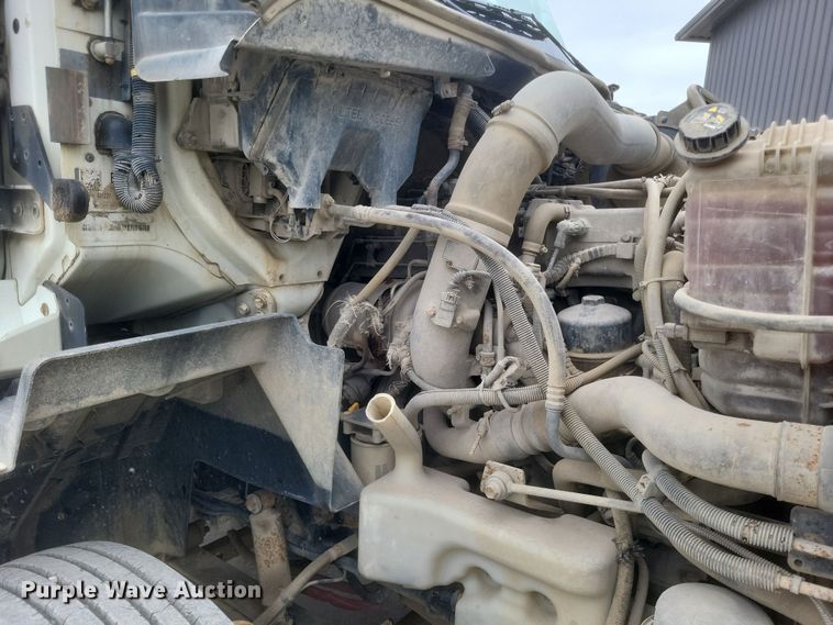 image for item DQ3829 2011 International  ProStar+ semi truck