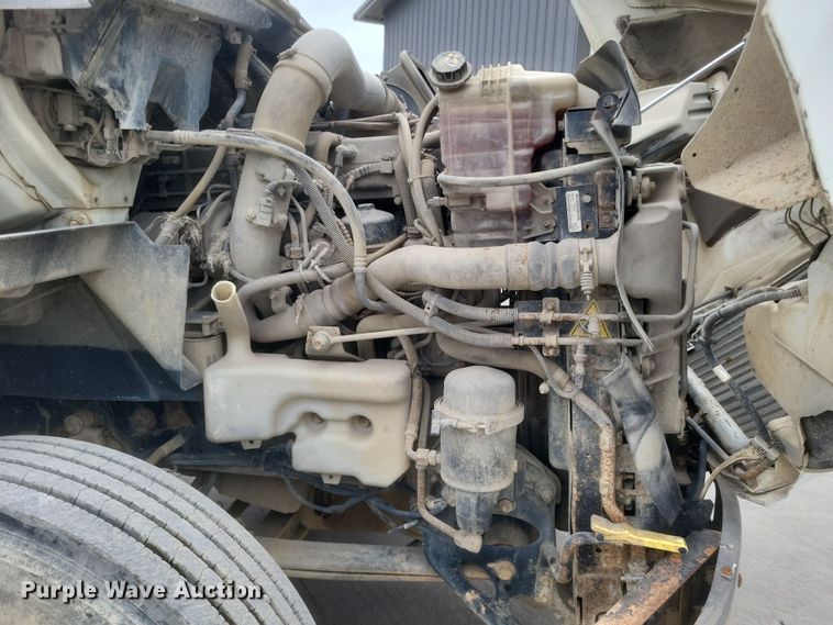 image for item DQ3829 2011 International  ProStar+ semi truck