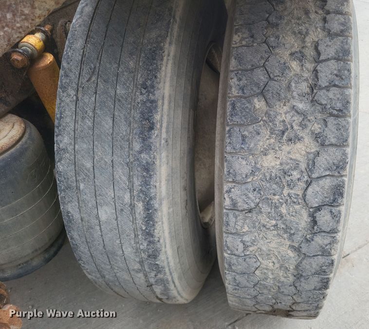 image for item DQ3829 2011 International  ProStar+ semi truck