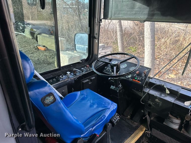 image for item DQ6491 2004 Gillig Party Bus party bus