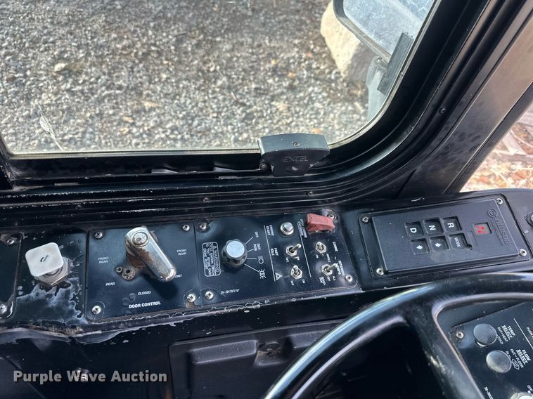 image for item DQ6491 2004 Gillig Party Bus party bus