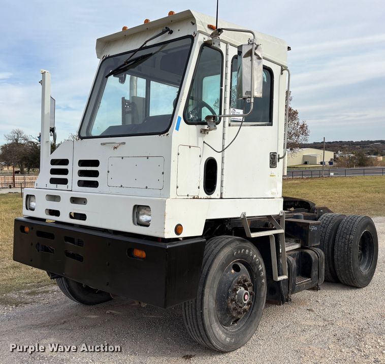 image for item DS2546 1997 Capacity TJ5000 yard truck