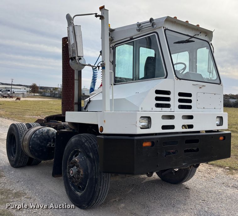 image for item DS2546 1997 Capacity TJ5000 yard truck