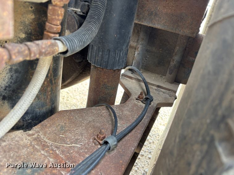 image for item DS2546 1997 Capacity TJ5000 yard truck