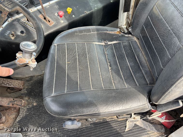 image for item DS2546 1997 Capacity TJ5000 yard truck