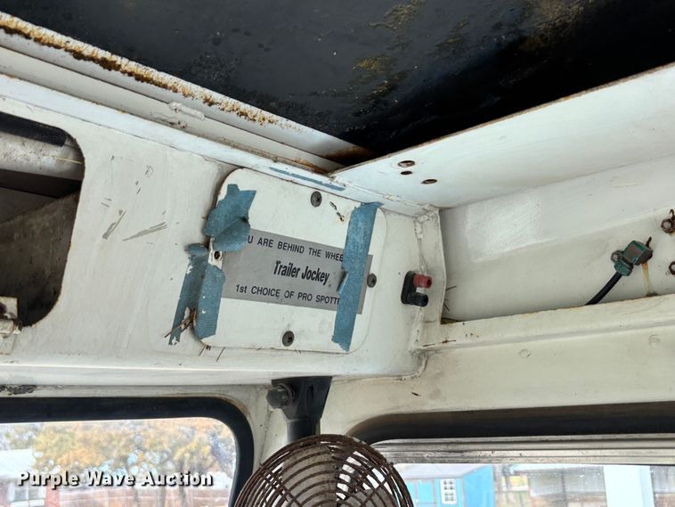 image for item DS2546 1997 Capacity TJ5000 yard truck