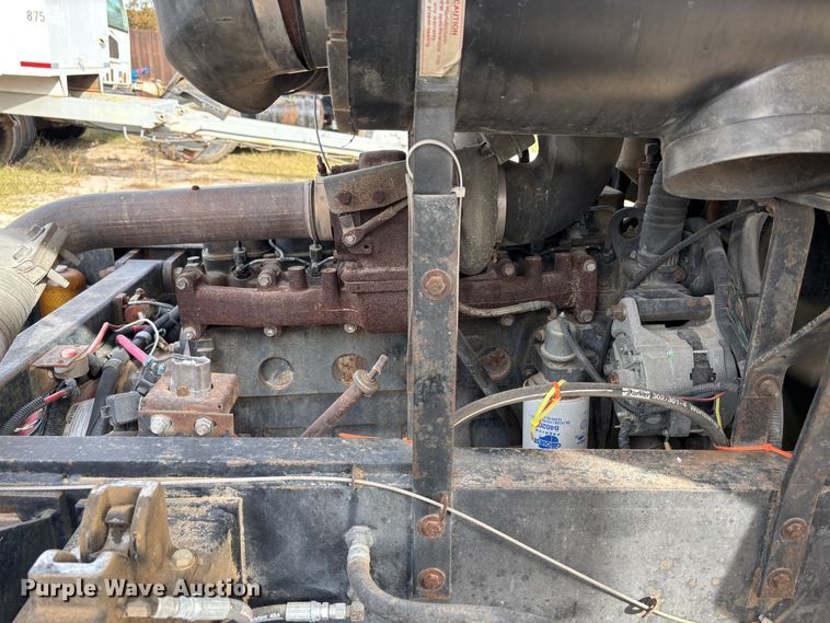 image for item DS2546 1997 Capacity TJ5000 yard truck