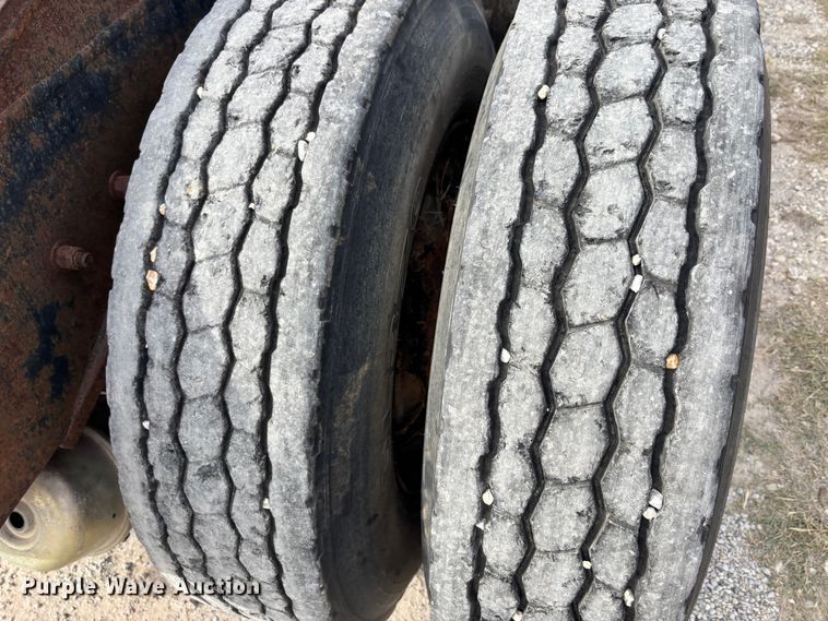 image for item DS2546 1997 Capacity TJ5000 yard truck