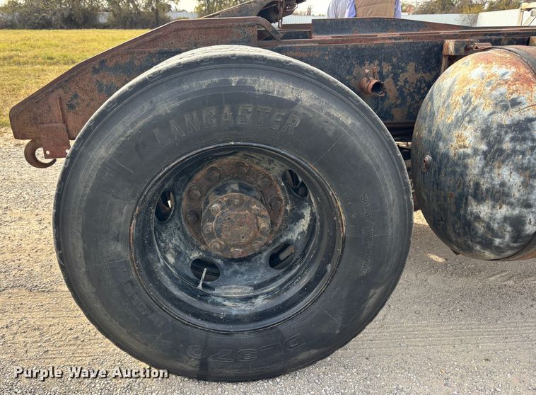 image for item DS2546 1997 Capacity TJ5000 yard truck