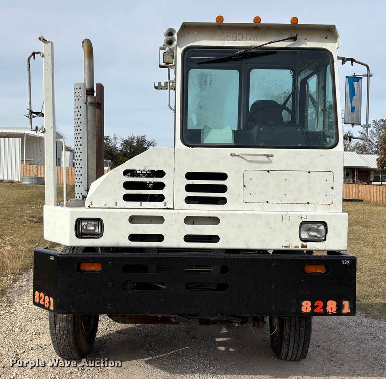 image for item DS2547 1997 Capacity TJ5000 yard truck