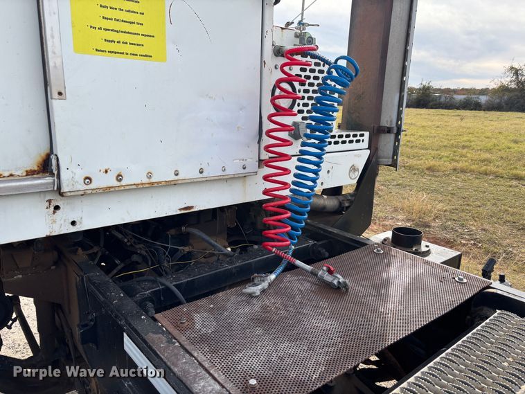 image for item DS2547 1997 Capacity TJ5000 yard truck