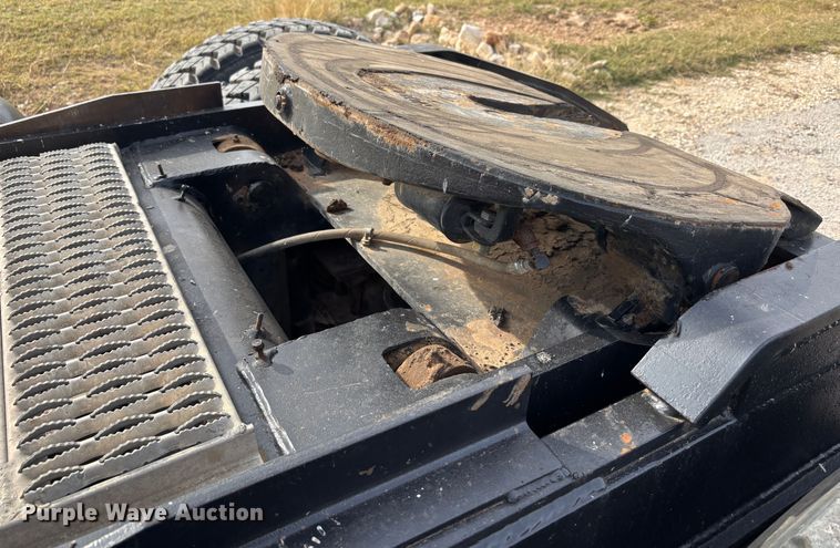 image for item DS2547 1997 Capacity TJ5000 yard truck