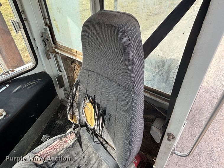 image for item DS2547 1997 Capacity TJ5000 yard truck