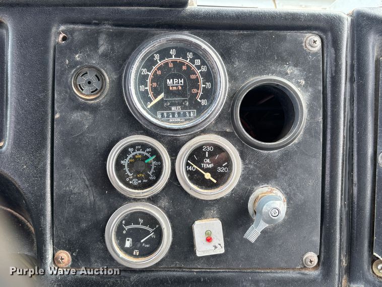 image for item DS2547 1997 Capacity TJ5000 yard truck